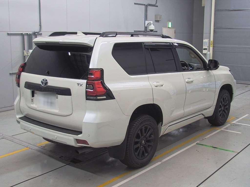 2022 Toyota Land Cruiser Prado TRJ150W[1]