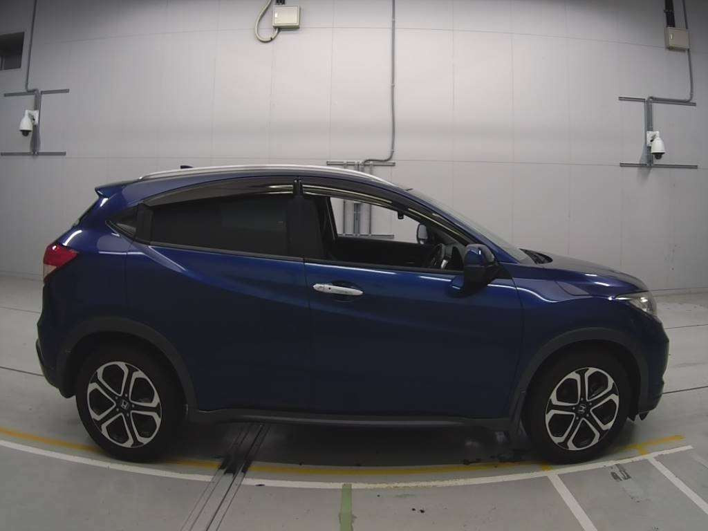 2015 Honda VEZEL RU1[2]