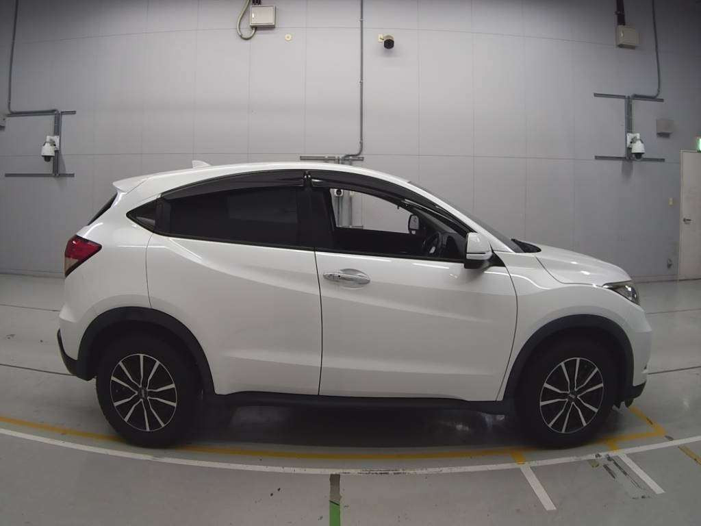 2015 Honda VEZEL RU1[2]