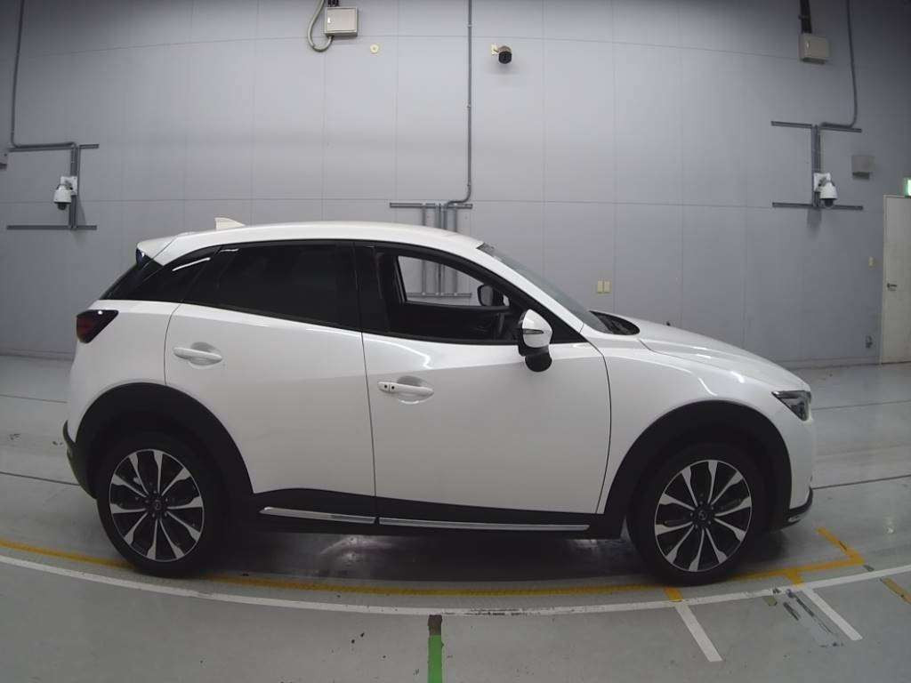 2018 Mazda CX-3 DK8FW[2]