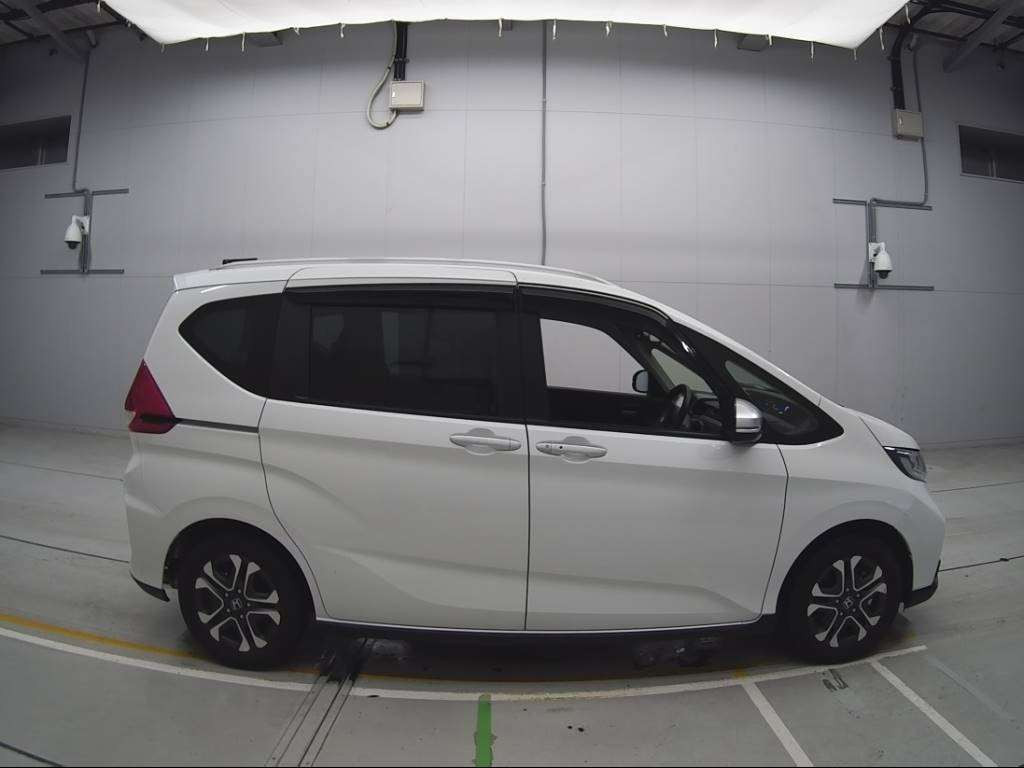 2023 Honda Freed hybrid GB7[2]