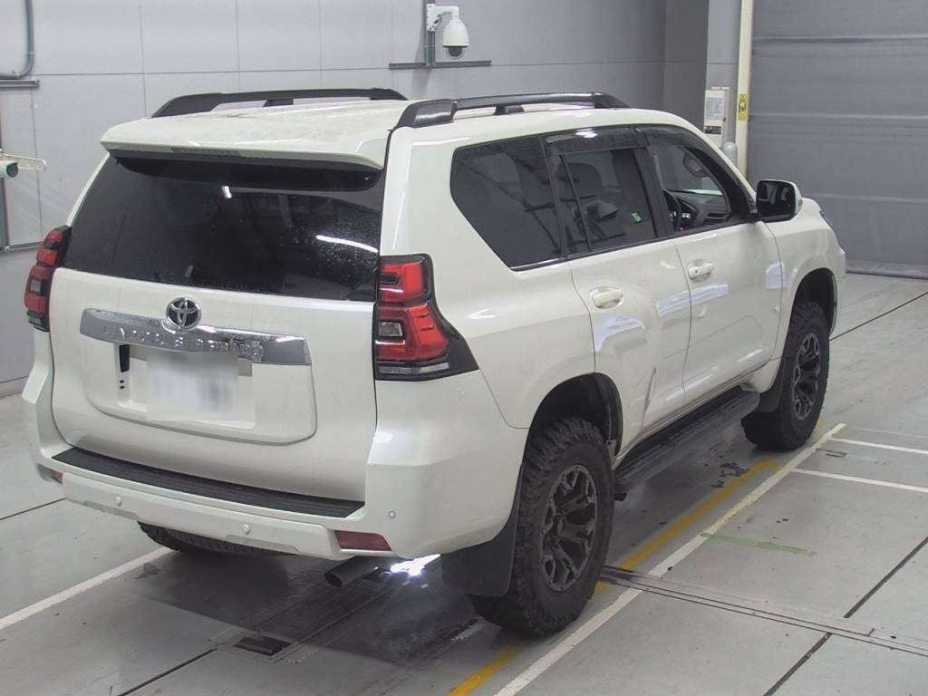 2023 Toyota Land Cruiser Prado TRJ150W[1]