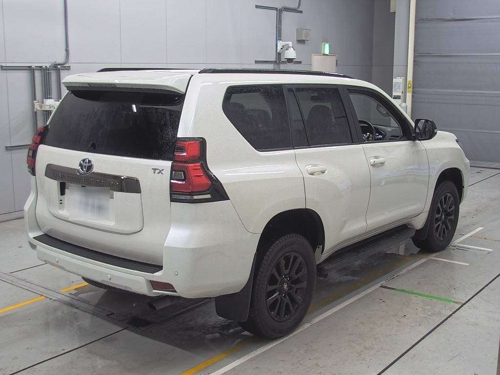 2022 Toyota Land Cruiser Prado TRJ150W[1]