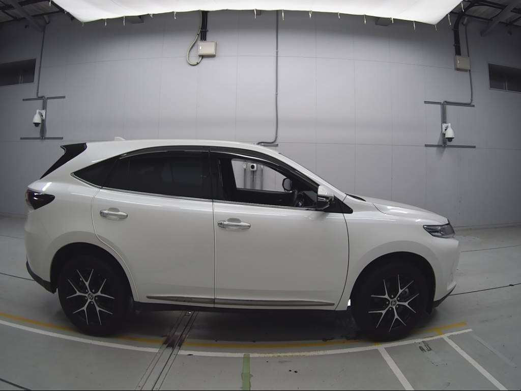 2020 Toyota Harrier ZSU60W[2]