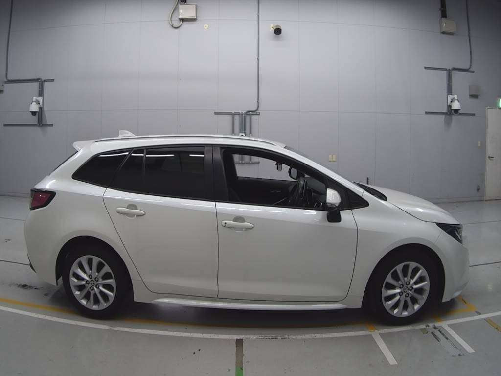 2021 Toyota Corolla Touring Wagon ZRE212W[2]