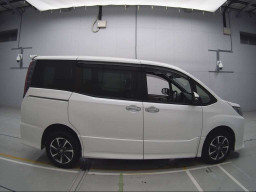 2019 Toyota Noah