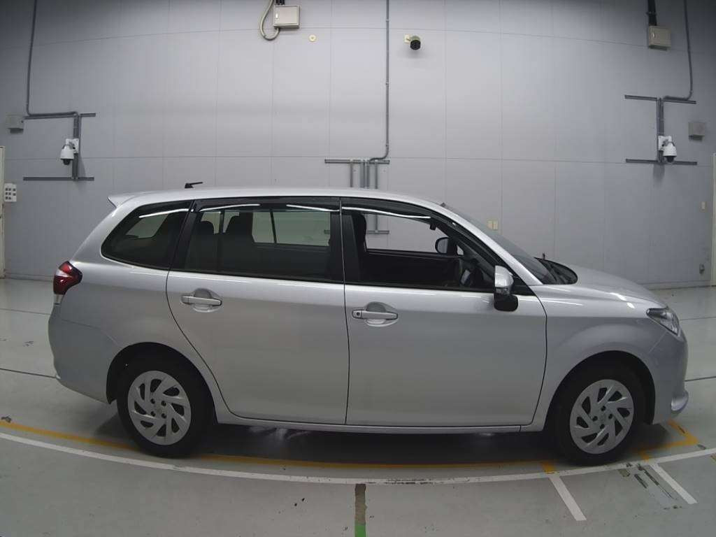 2019 Toyota Corolla Fielder NRE161G[2]