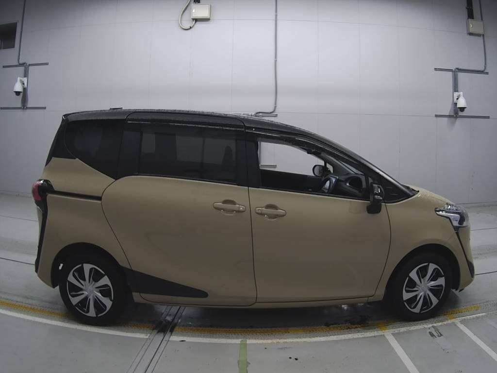 2022 Toyota Sienta NHP170G[2]