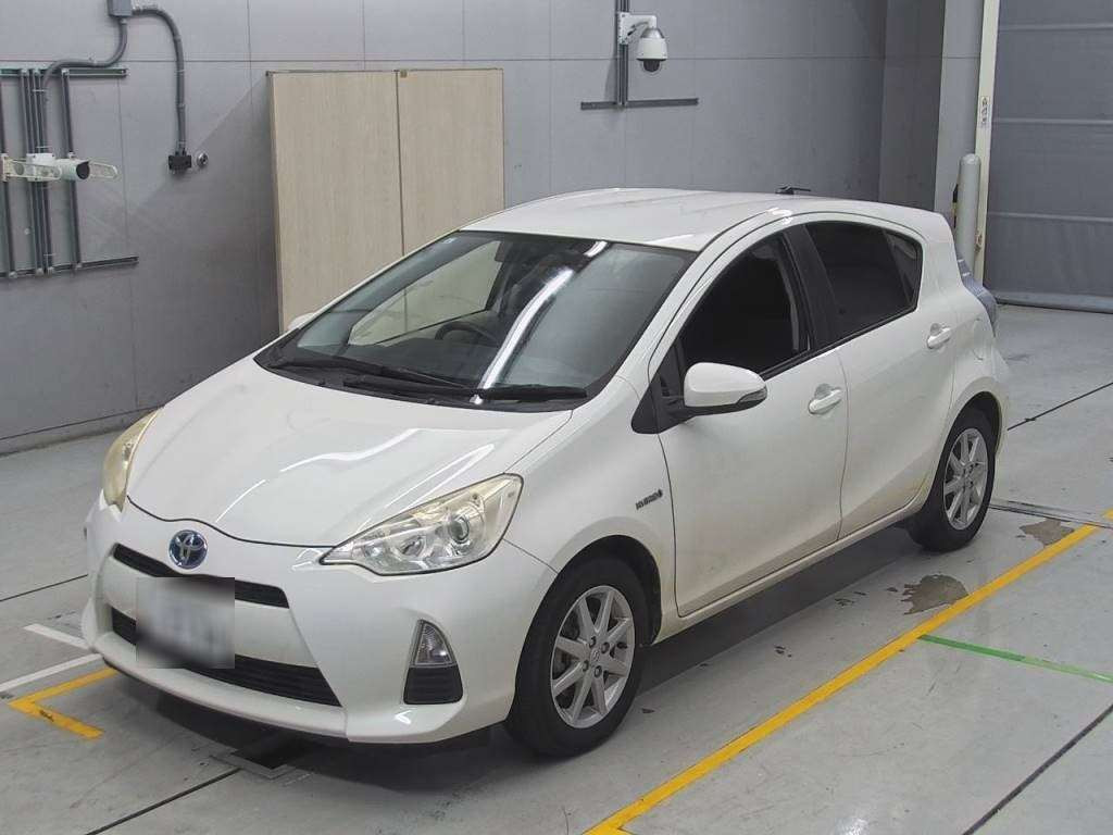 2013 Toyota Aqua NHP10[0]