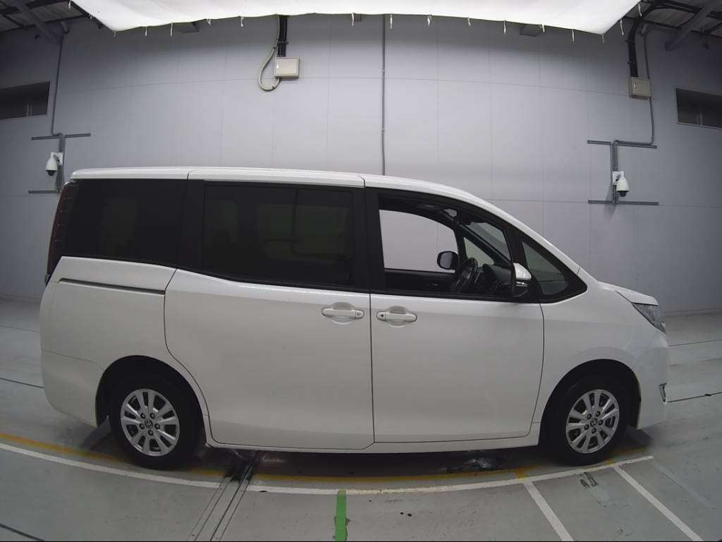 2021 Toyota Noah ZRR80G[2]