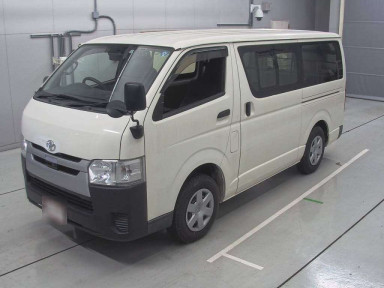 2018 Toyota Regiusace Van