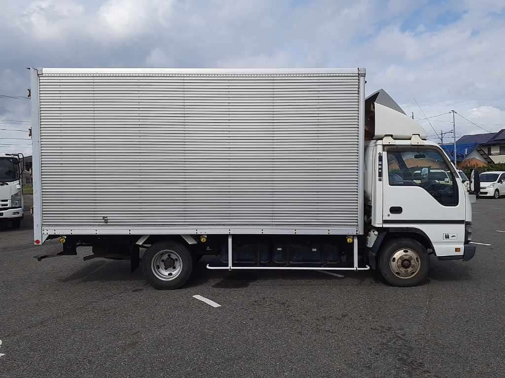 2004 Isuzu Elf Truck NPR81AN[2]