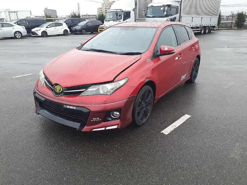 2013 Toyota Auris NZE181H[0]