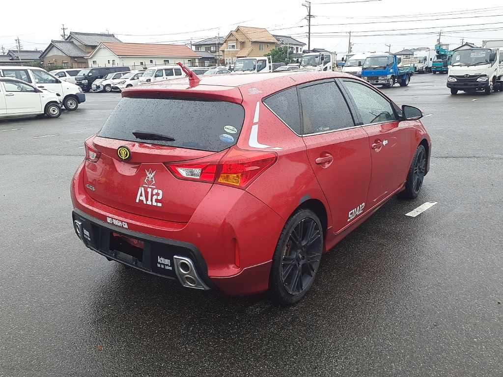 2013 Toyota Auris NZE181H[1]