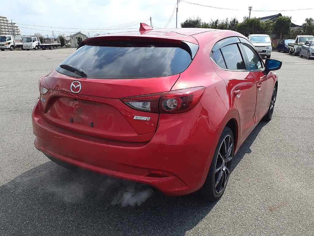 2016 Mazda Axela Sport BMLFS[1]