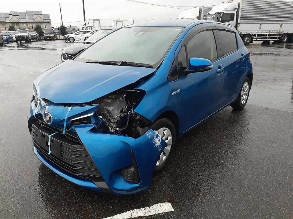 2017 Toyota Vitz NHP130[0]