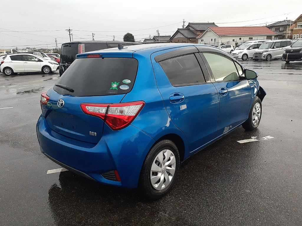 2017 Toyota Vitz NHP130[1]