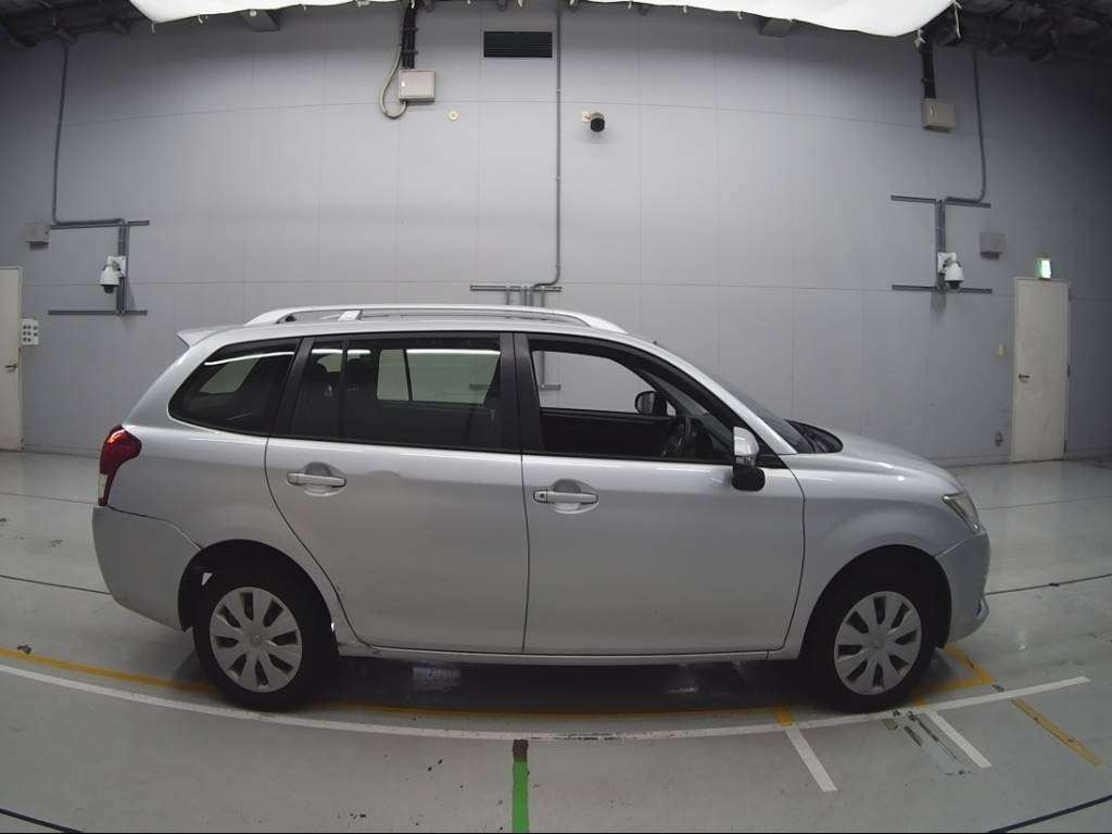 2014 Toyota Corolla Fielder NZE164G[2]