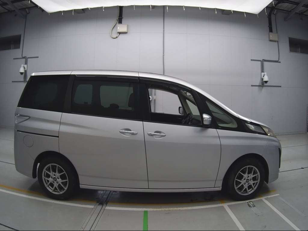 2011 Mazda Biante CCEFW[2]