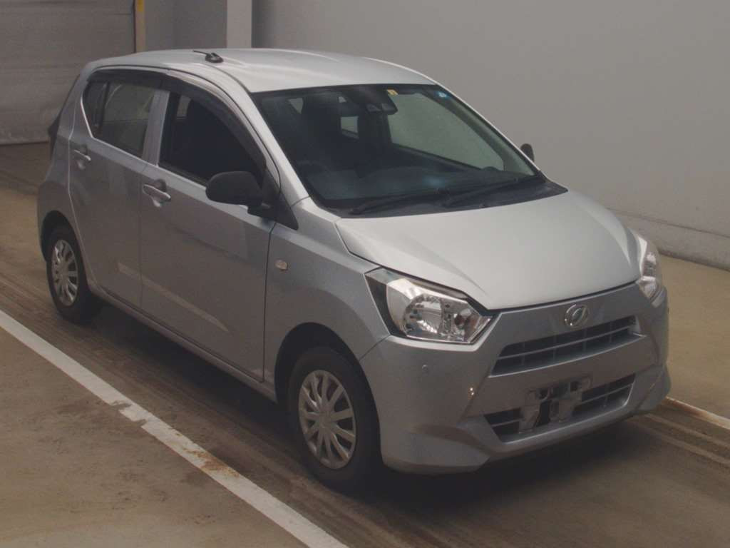 2017 Daihatsu Mira es LA350S[2]