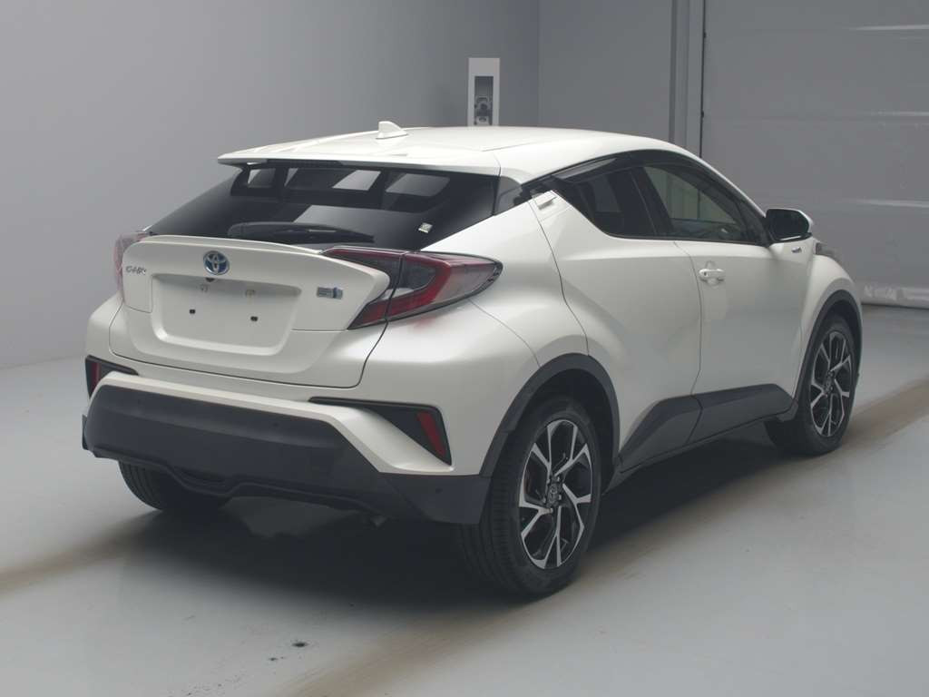 2017 Toyota C-HR ZYX10[1]