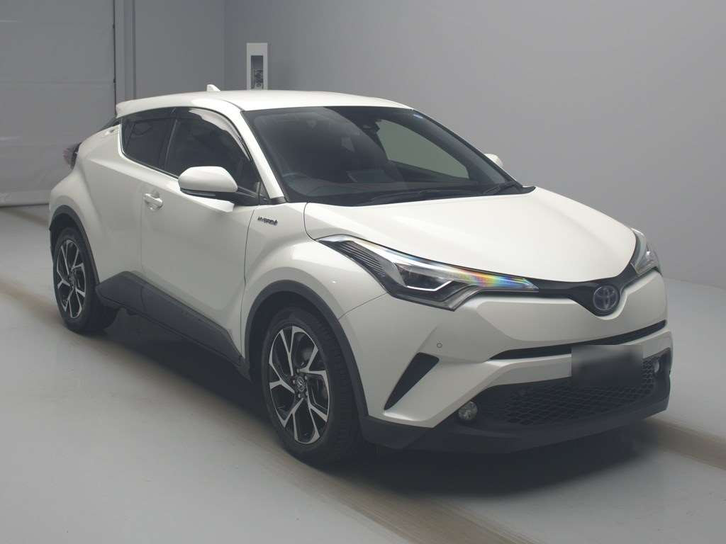 2017 Toyota C-HR ZYX10[2]