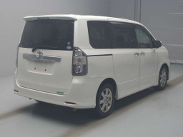 2008 Toyota Voxy