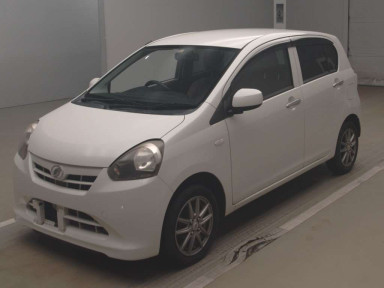 2011 Daihatsu Mira es