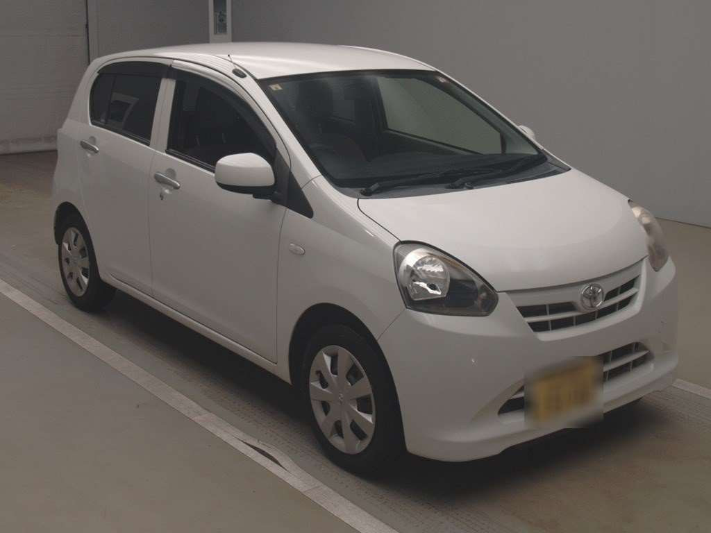 2012 Toyota Pixis Epoch LA300A[2]