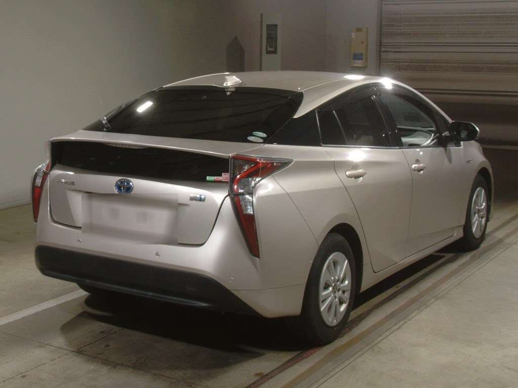 2017 Toyota Prius ZVW50[1]