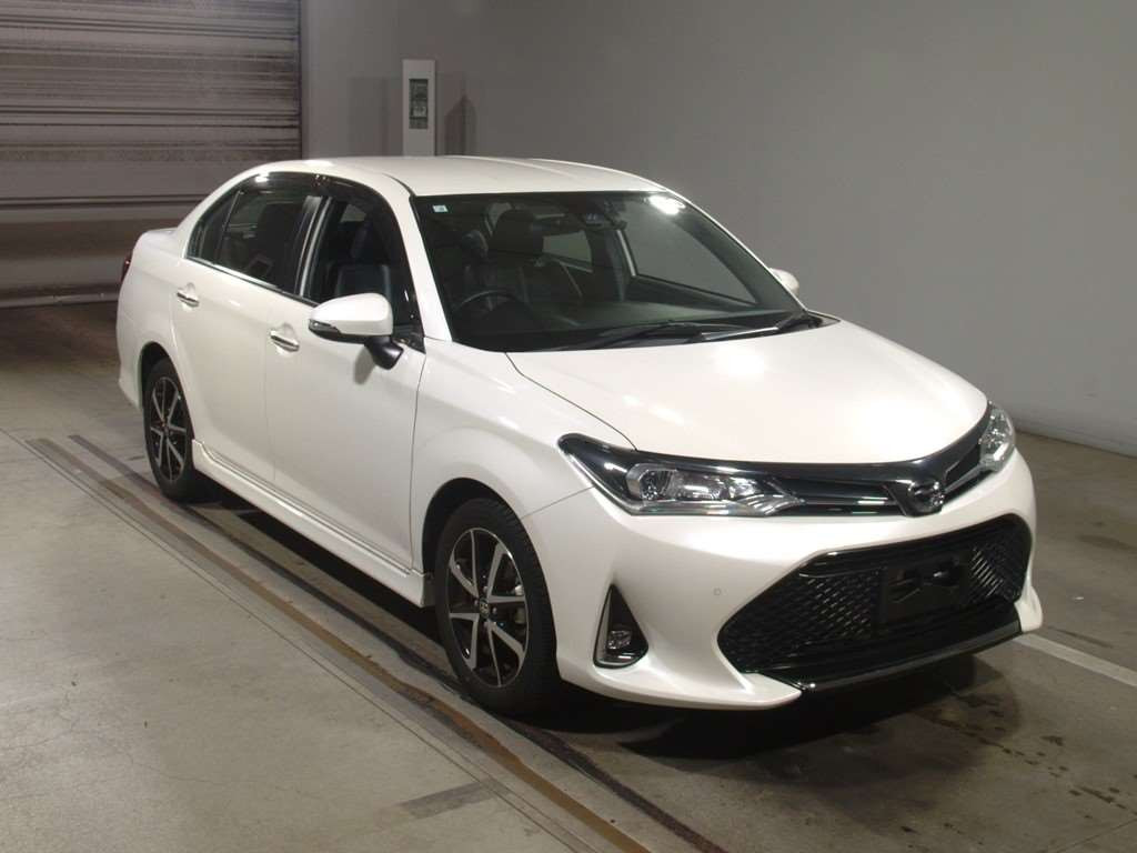 2018 Toyota Corolla Axio NRE161[2]