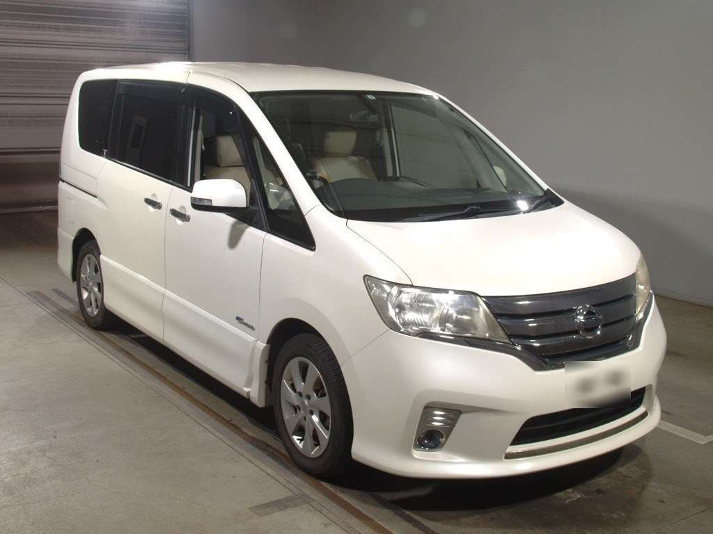 2013 Nissan Serena HFC26[2]