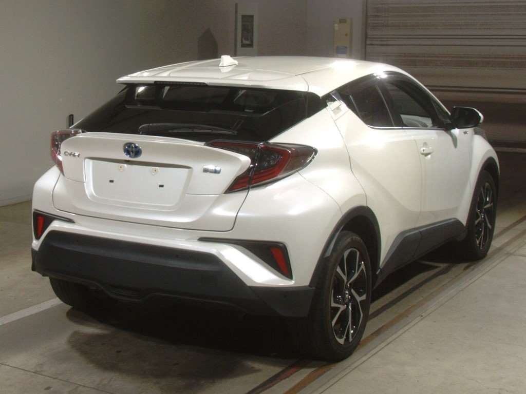 2017 Toyota C-HR ZYX10[1]