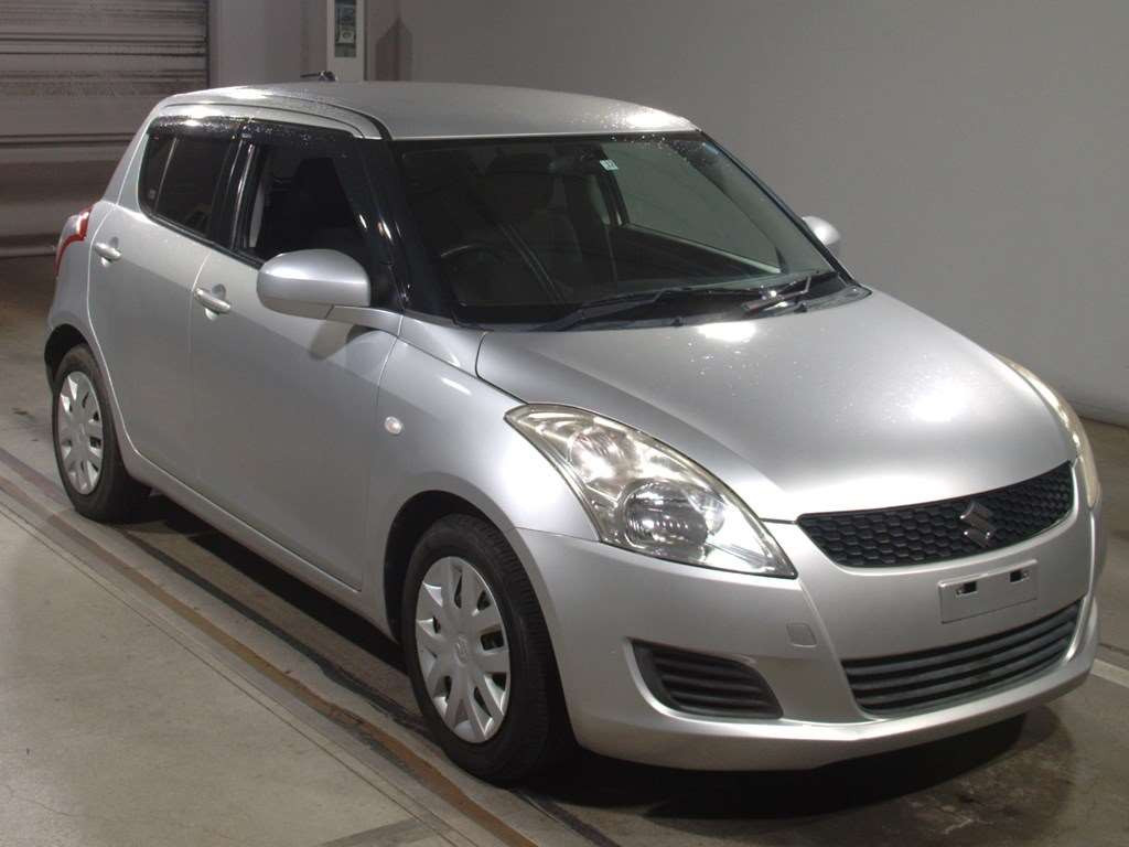 2011 Suzuki Swift ZC72S[2]