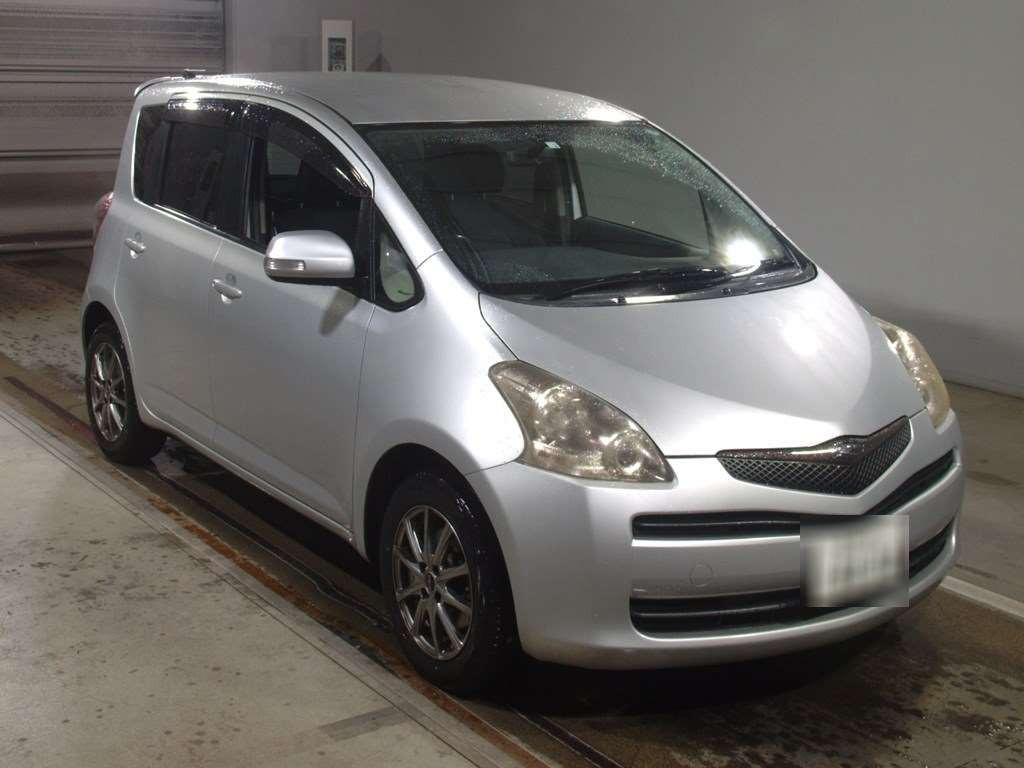 2010 Toyota Ractis NCP100[2]