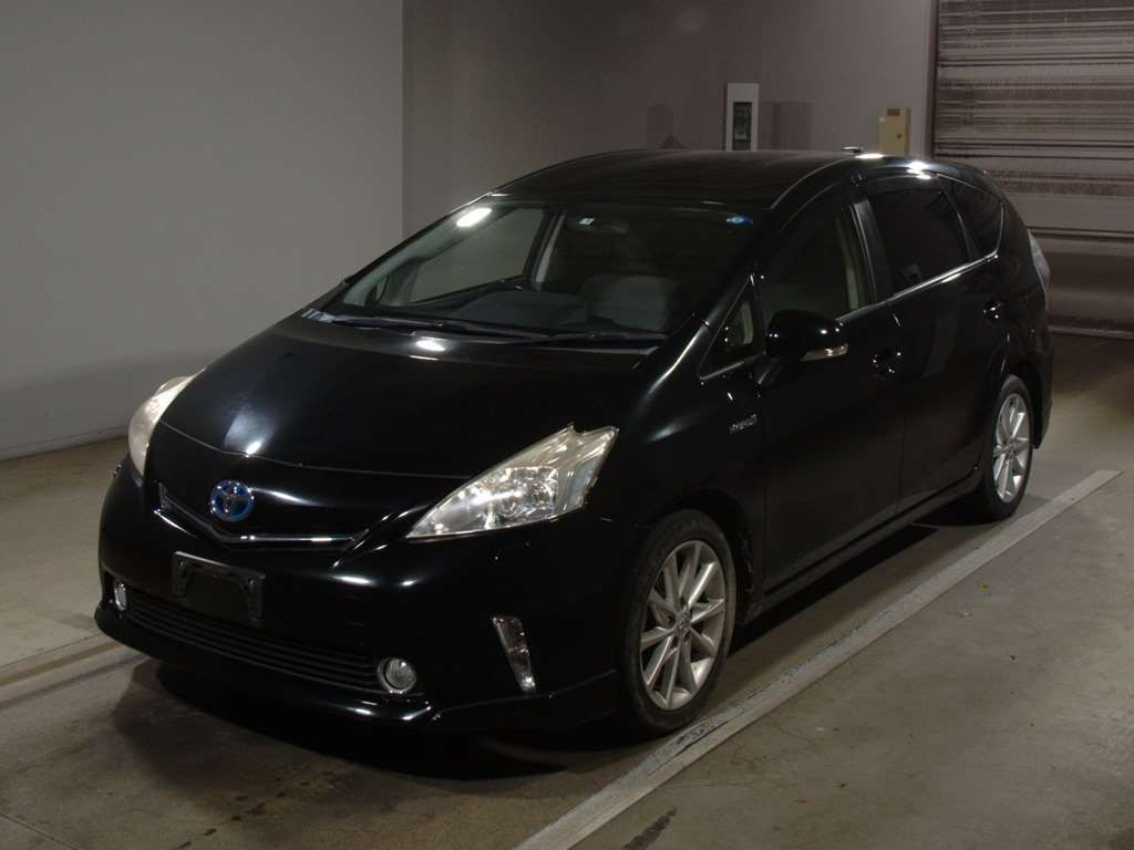 2013 Toyota Prius alpha ZVW41W[0]