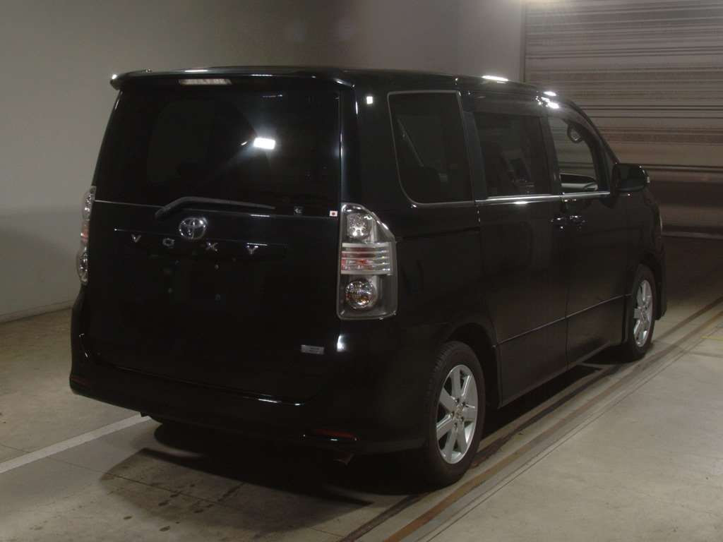 2008 Toyota Voxy ZRR70W[1]