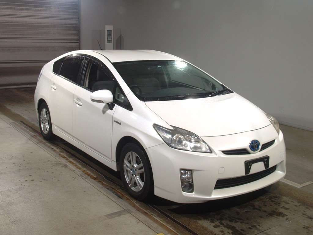 2011 Toyota Prius ZVW30[2]