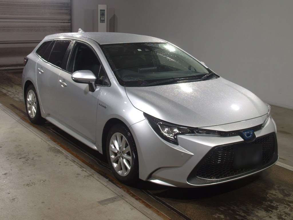 2019 Toyota Corolla Touring Wagon ZWE211W[2]