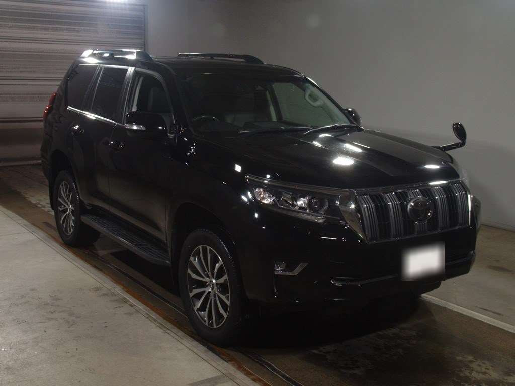 2017 Toyota Land Cruiser Prado GDJ150W[2]