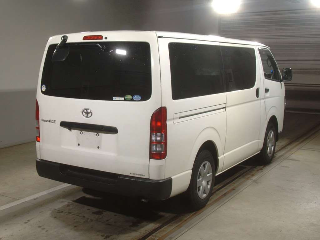 2020 Toyota Regiusace Van TRH200V[1]