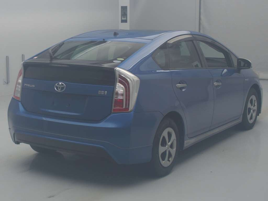 2013 Toyota Prius ZVW30[1]