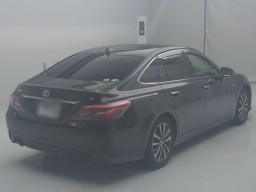 2019 Toyota Crown Hybrid