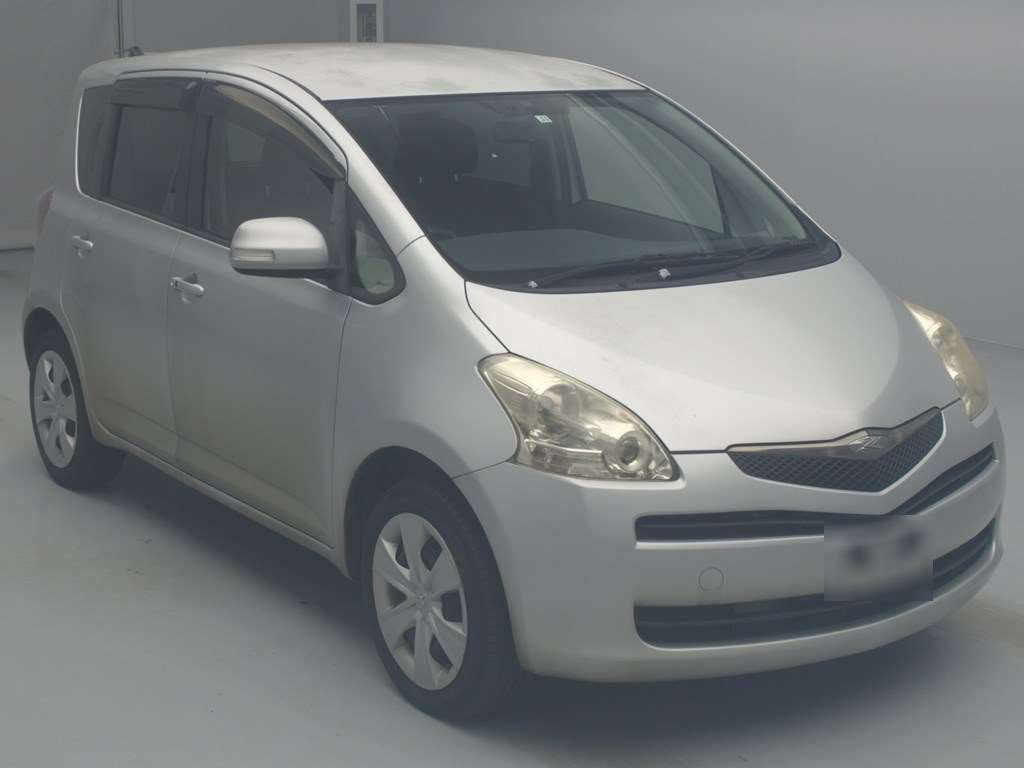 2009 Toyota Ractis SCP100[2]