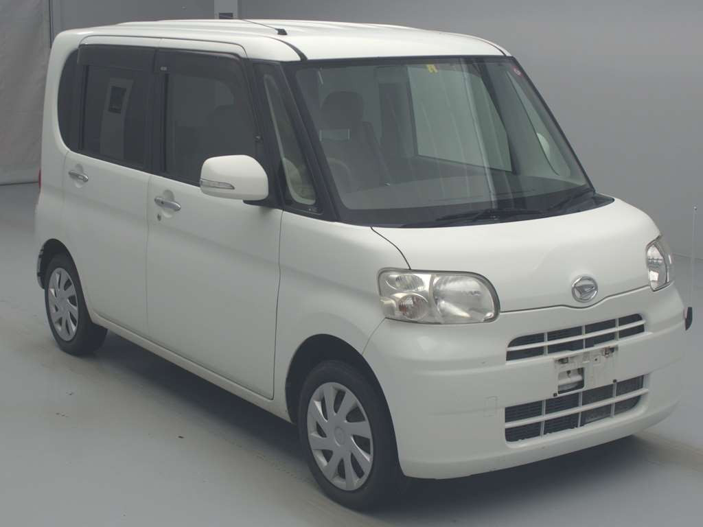 2011 Daihatsu Tanto L385S[2]