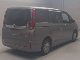 2015 Toyota Noah