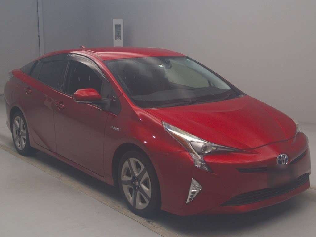 2016 Toyota Prius ZVW50[2]