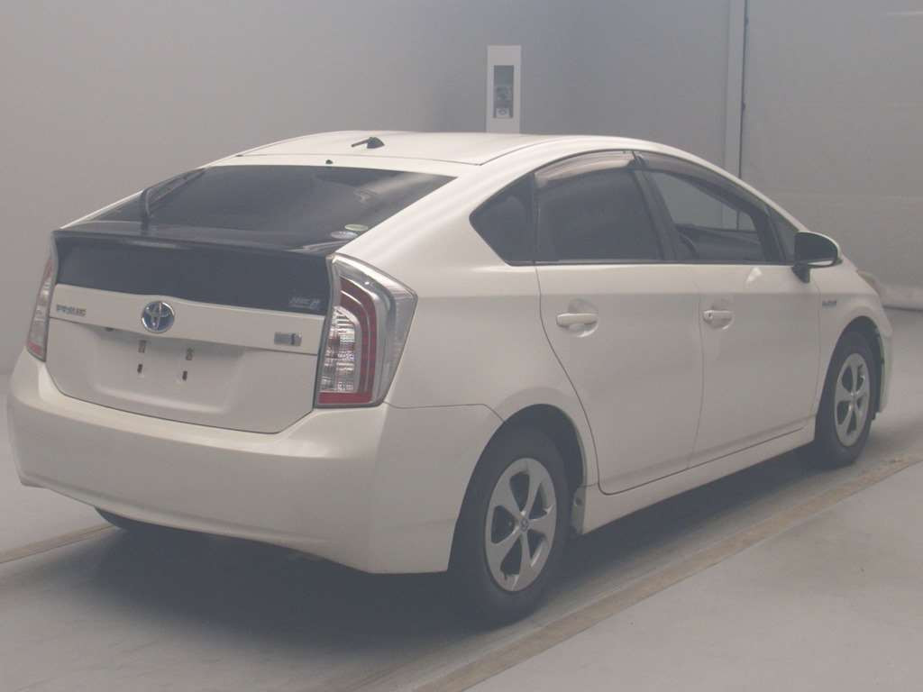 2014 Toyota Prius ZVW30[1]