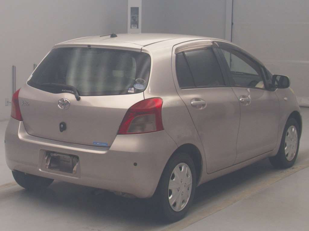 2005 Toyota Vitz SCP90[1]