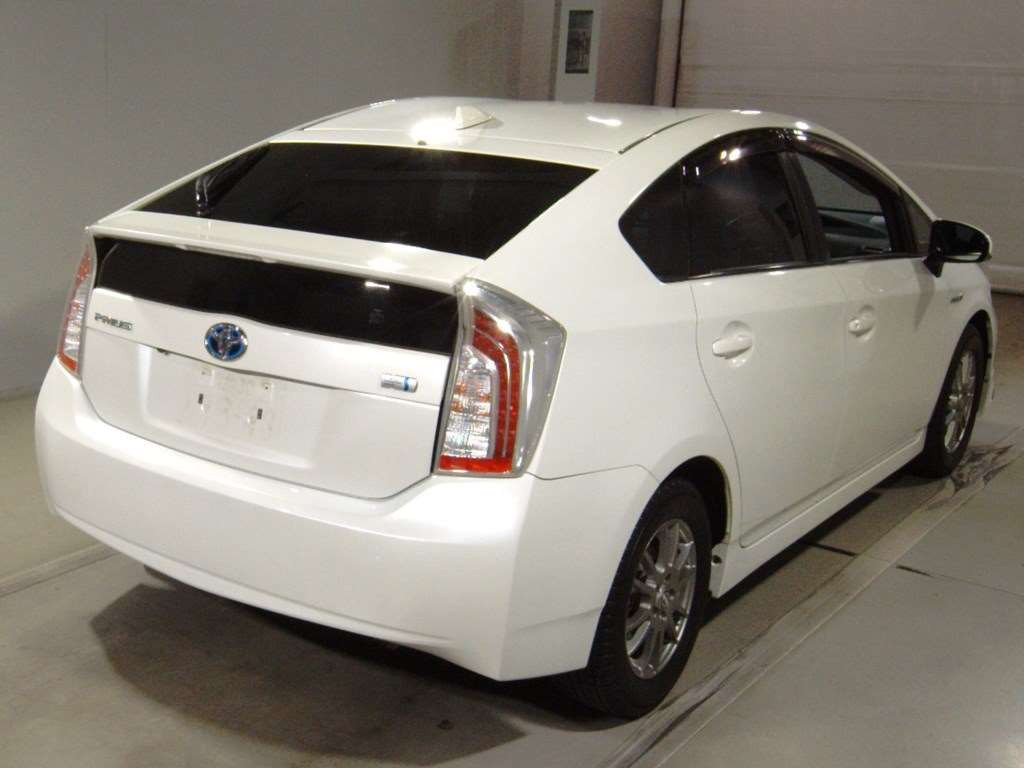 2014 Toyota Prius ZVW30[1]